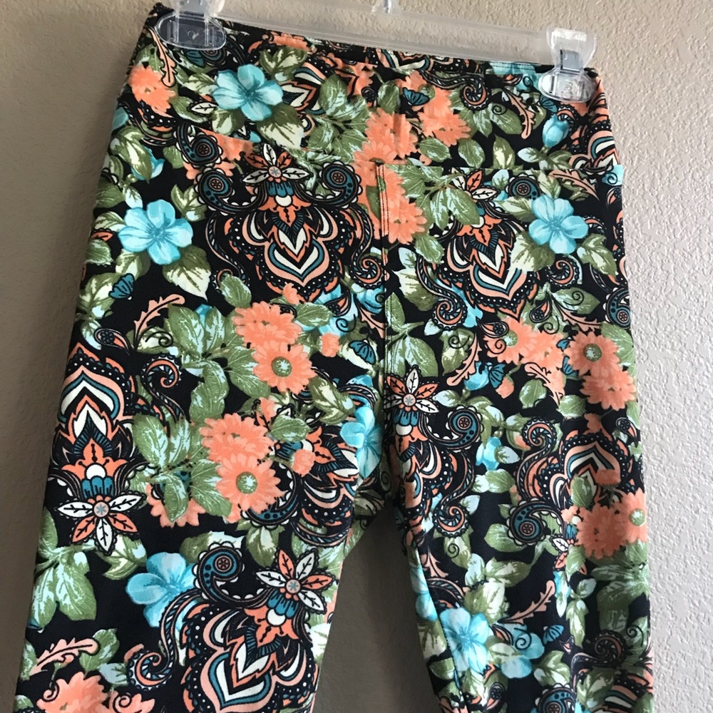 LuLaRoe OS leggings - gorgeous!!